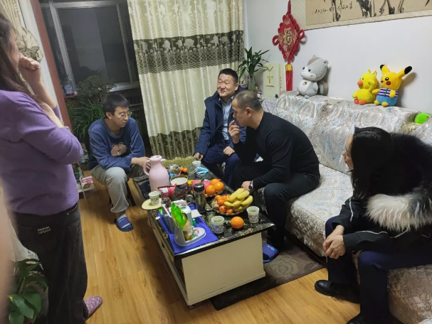 关爱员工冷暖 传递组织温情——乐动在线官网-乐动在线（中国）
组织开展员工家访活动(图2)