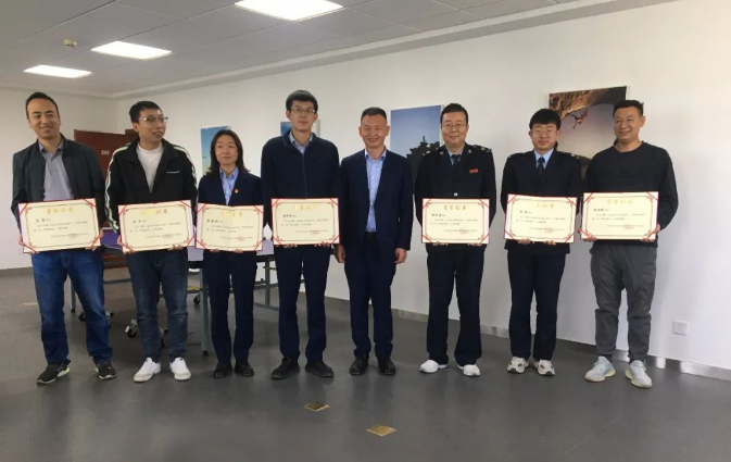 乐动在线官网-乐动在线(中国)
团委举办“庆五一、迎五四”球类联谊比赛(图3) 乐动在线官网-乐动在线(中国)
团委举办“庆五一、迎五四”球类联谊比赛(图3)
