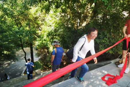 助力文旅市场 展示产投风采——乐动在线官网-乐动在线（中国）
组织开展员工登山比赛活动(图7)