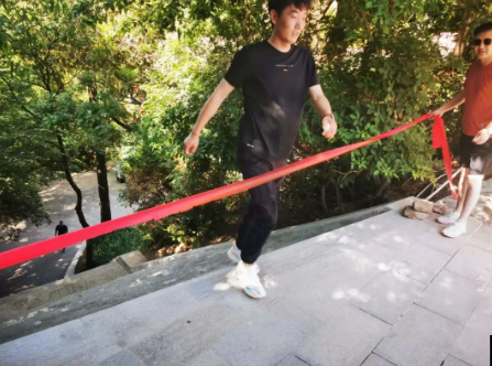 助力文旅市场 展示产投风采——乐动在线官网-乐动在线（中国）
组织开展员工登山比赛活动(图9)